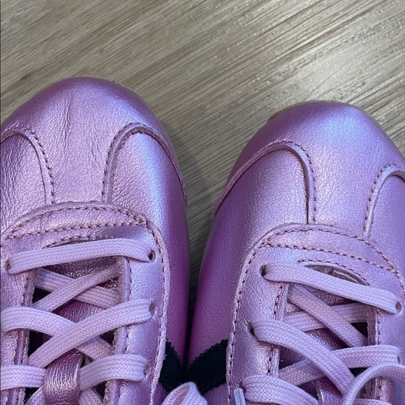 Adidas. Metallic Lilac Country OG - Picture 13 of 14